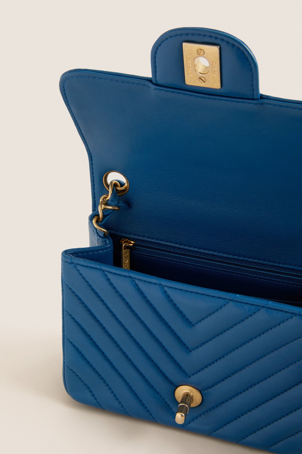 CHANEL V Stitch Blue Chevron Single Flap Chain Bag