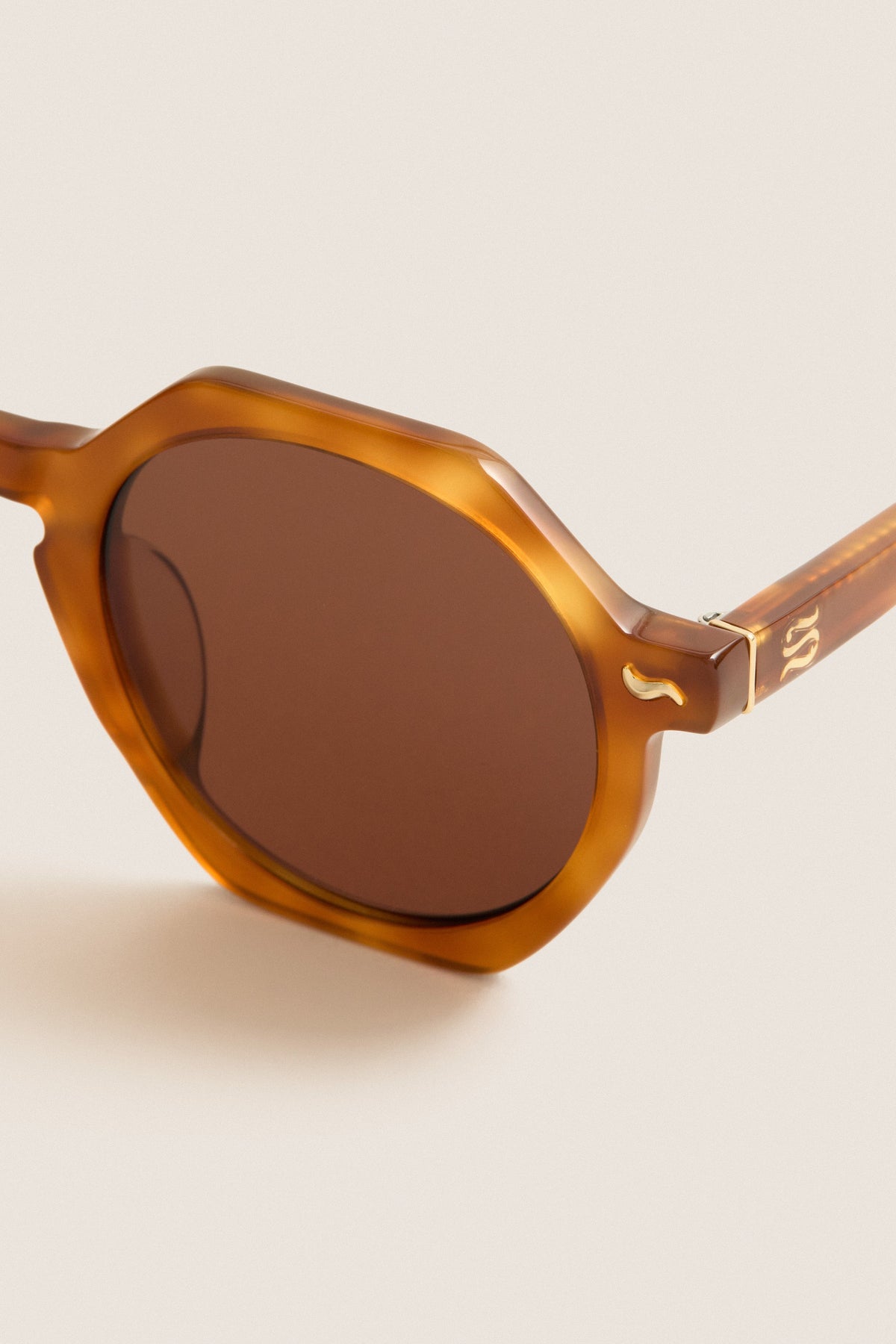 Carmelo Glaze Millie Sunglasses