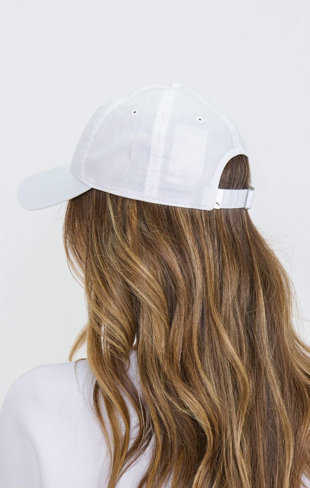 Crest Cap ~ White Glow