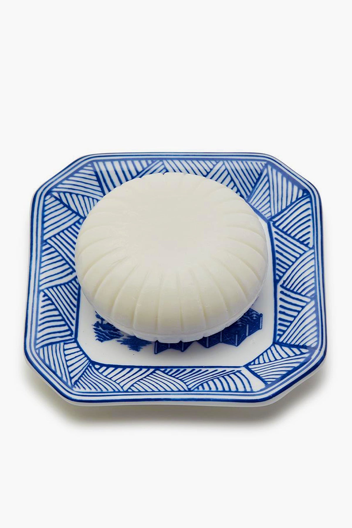 Blue Willow Sandalwood Soap with Porcelain Tray