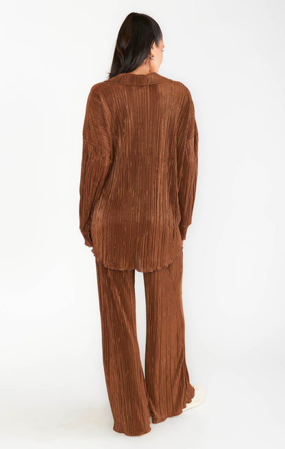Everywhere Button Down ~ Chocolate Pleat